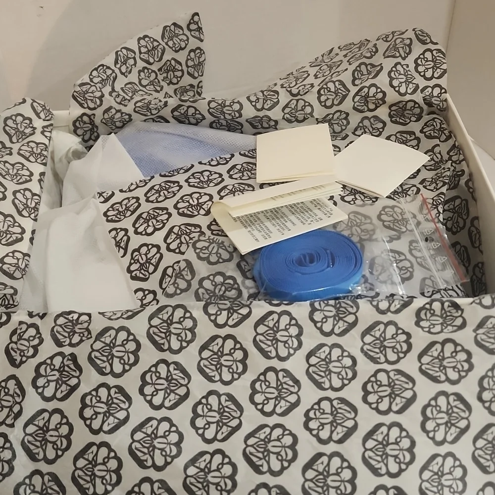 Authentic Alexander McQueen Oversized Spray Flocking Sneakers Men size 8 - Picture 12 of 13